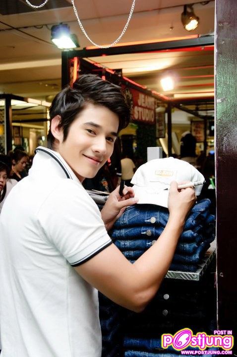 Mario งาน Robinson I go jeans Expo 2010 @ Future Park Rangsit