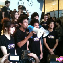 PIC.รุ่นพี่ the star มาให้กำลังใจผู้สมัคร The star7 ที่ตึกแกรมมี่