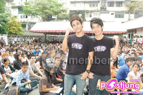 PIC.รุ่นพี่ the star มาให้กำลังใจผู้สมัคร The star7 ที่ตึกแกรมมี่