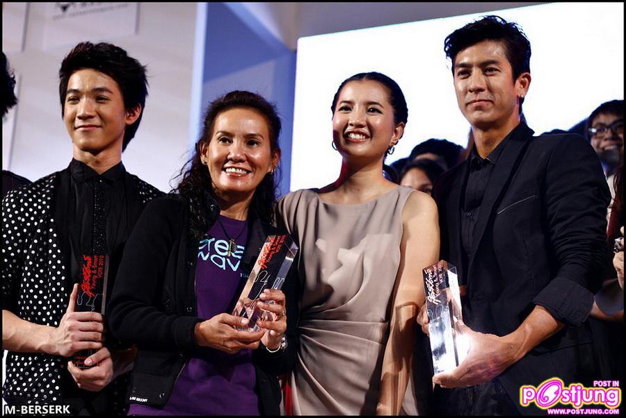 (ติ๊ก พลอย ออฟ พอลล่า ฯลฯ) งานสุดสัปดาห์ Young & Smart Vote 2010 @siam paragon [Part2]