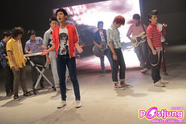 -August -ปล่อยซิงเกิ้ลแรก &ldquo;Summer&rdquo;