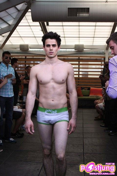 2(x)ist Presentation @ SUMMER CAMP