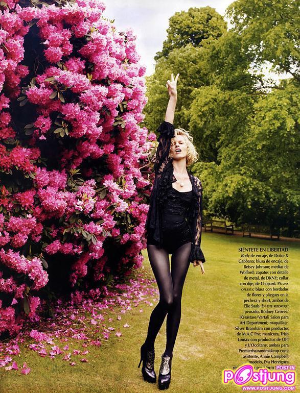 Eva Herzigova Flores de Invierno Vogue Mexico November 2010