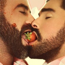 พรีเซ็นเตอร์ แม็คฯ หนุ่มหน้าหล่อ นั่นขนหรือดงอ้อย หุหุหุ