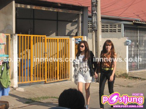 อั้ม เมย์ พากันไปทำบุญ