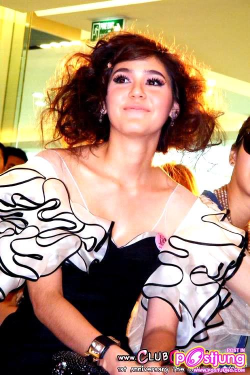 ชมพู่ กับผมทรงเดียวกับ Lady Gaga