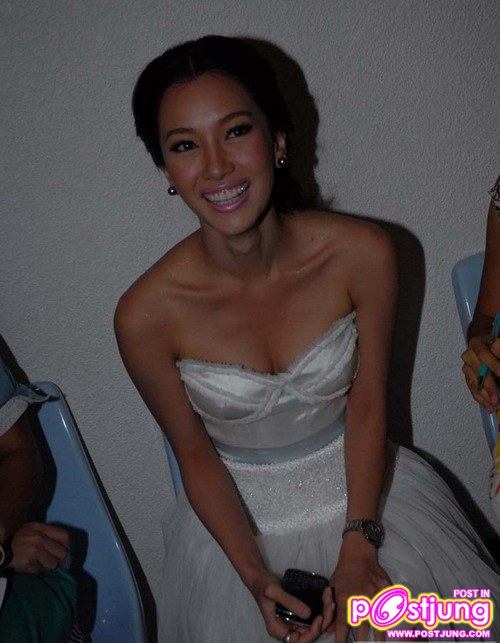 นุ่น วรนุช @งานเปิดร้านอาหาร "แสนแซ่บ"