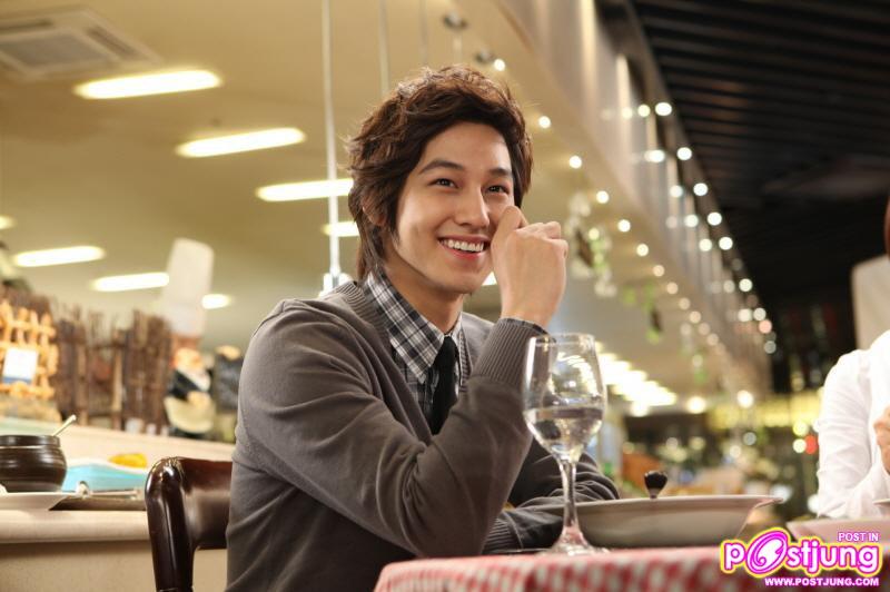 Kim Bum & Hwang Jung Um CF D'Maris Seafood Buffet Restaurant