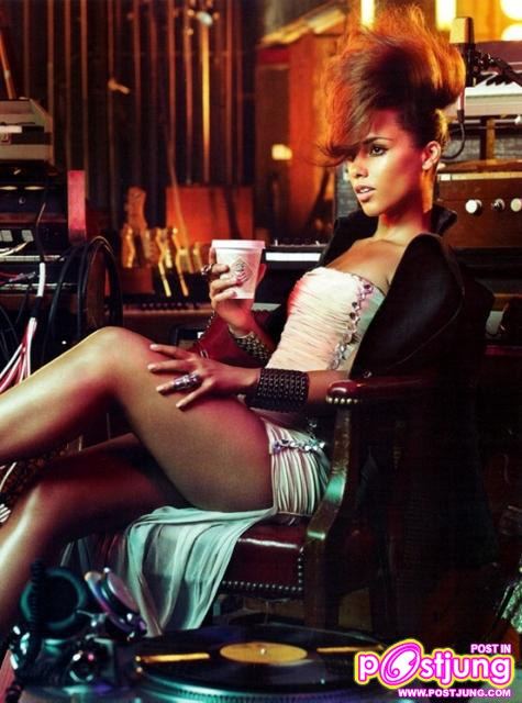 Alicia Keys @Vogue Italia Nov.2010