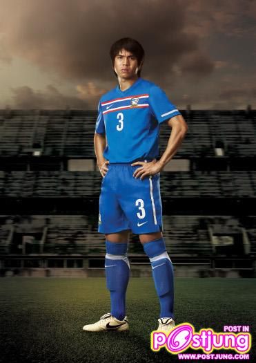 กระหึ่ม!! ไทยคลอดชุดแข่งใหม่ "ธงชาติ" คาด อก