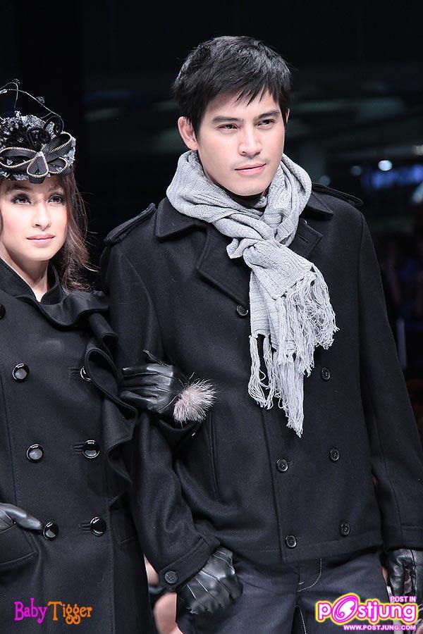 [Pic] ปอ ทฤษฎี, ณเดชน์, ญาญ่าและแคทรียา อิงลิช เดินแบบงาน Runway of Ice @ Siam Discovery