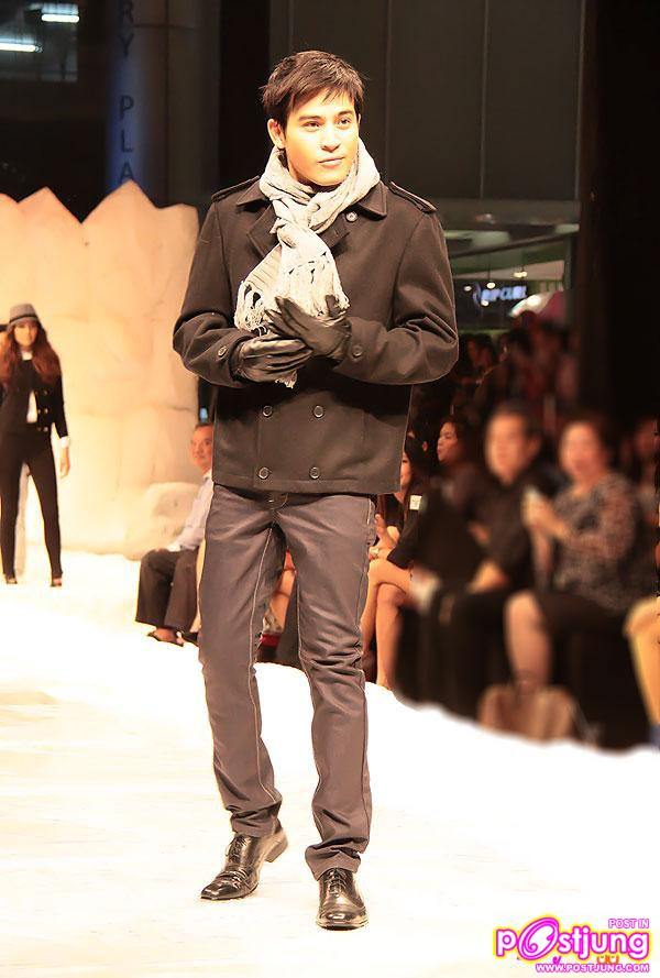 [Pic] ปอ ทฤษฎี, ณเดชน์, ญาญ่าและแคทรียา อิงลิช เดินแบบงาน Runway of Ice @ Siam Discovery