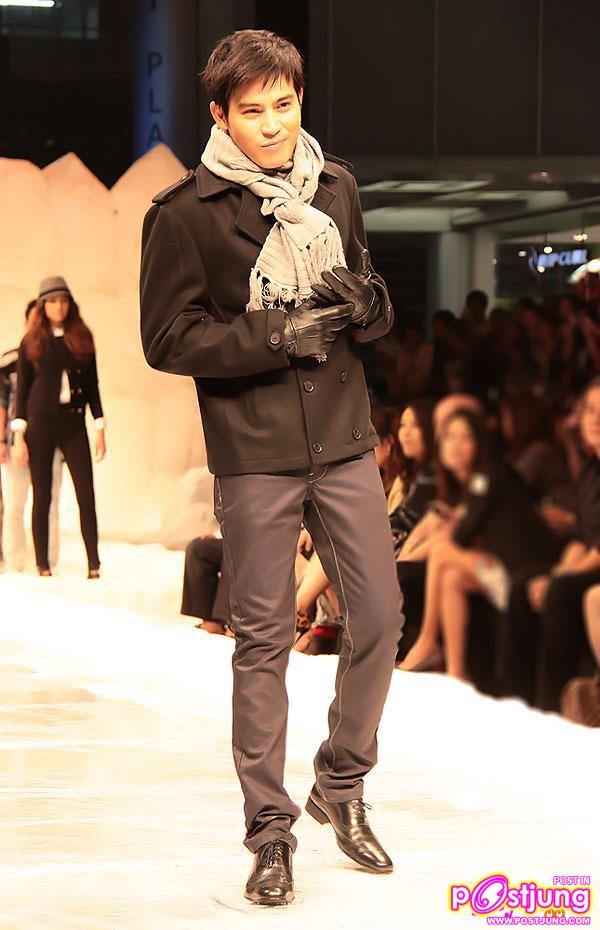 [Pic] ปอ ทฤษฎี, ณเดชน์, ญาญ่าและแคทรียา อิงลิช เดินแบบงาน Runway of Ice @ Siam Discovery