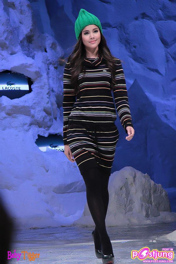 [Pic] ปอ ทฤษฎี, ณเดชน์, ญาญ่าและแคทรียา อิงลิช เดินแบบงาน Runway of Ice @ Siam Discovery