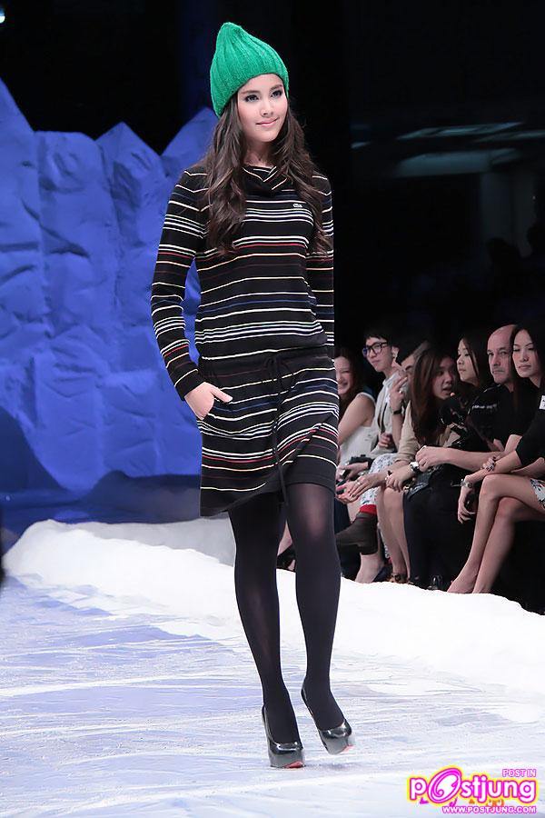 [Pic] ปอ ทฤษฎี, ณเดชน์, ญาญ่าและแคทรียา อิงลิช เดินแบบงาน Runway of Ice @ Siam Discovery