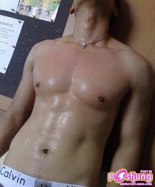 รวมซิกแพค ......เกย์ไทยบ้านๆ