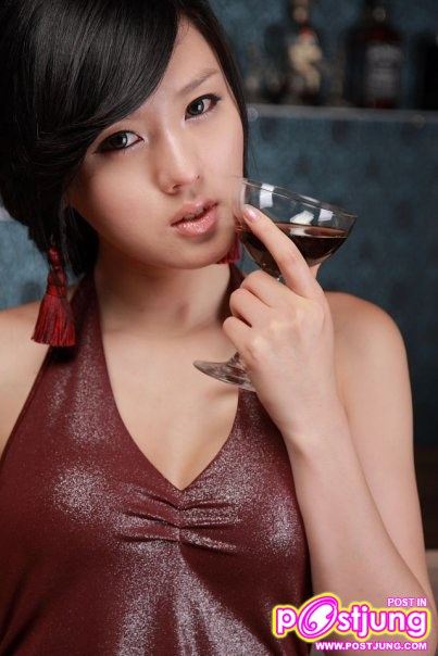 Hwang Mi Hee [Brown Dress]