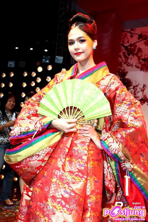 ชมพู่ สวยสง่าดุจนางพญาจริงๆ