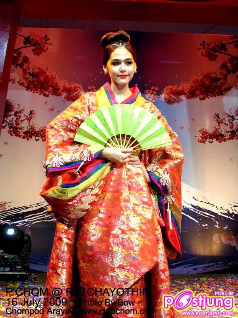 ชมพู่ สวยสง่าดุจนางพญาจริงๆ