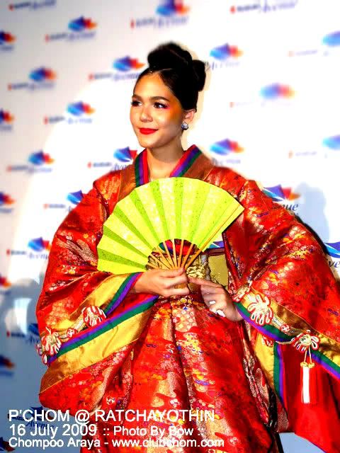 ชมพู่ สวยสง่าดุจนางพญาจริงๆ