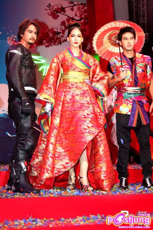 ชมพู่ สวยสง่าดุจนางพญาจริงๆ