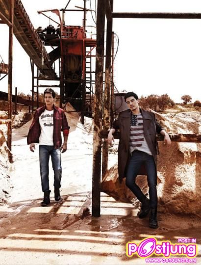 ซาร่า เล็กจ์ & เอเอ Overheated Threesome!