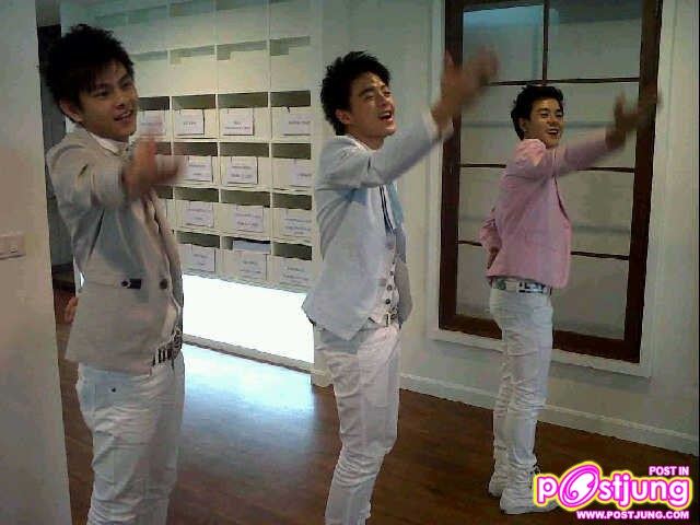 [เก็บตก] ภาพ3หนุ่มหล่อ(น่ารัก) Rookie BB