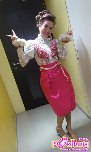 ** ปิ๊ก อรวรรณ นวมศิริ "ปิ๊ก อัมพวัน" เจ้าหญิงลูกทุ่งคนต่อไป **