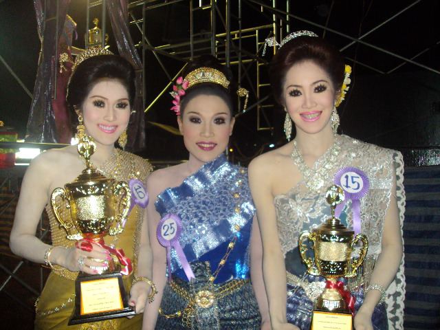 ประกวดสาวประเภทสอง งานงิ้วประจำปี2010 ที่กุมภวาปี จ.อุดร