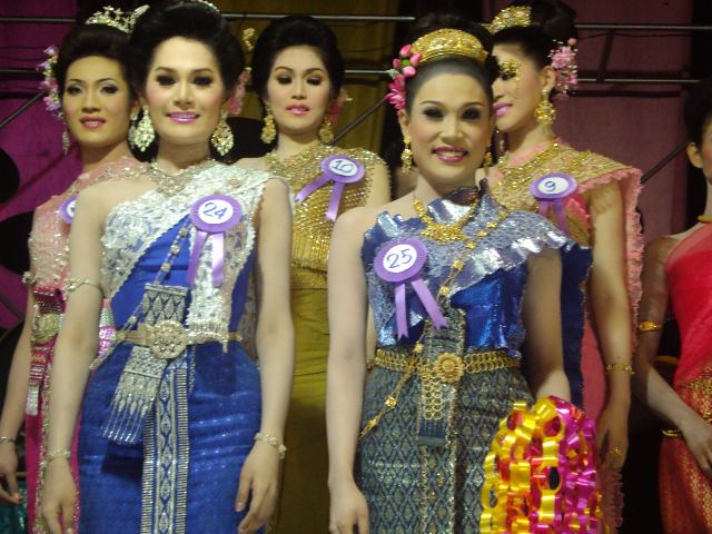 ประกวดสาวประเภทสอง งานงิ้วประจำปี2010 ที่กุมภวาปี จ.อุดร