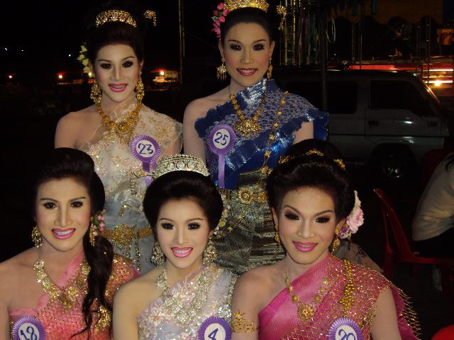 ประกวดสาวประเภทสอง งานงิ้วประจำปี2010 ที่กุมภวาปี จ.อุดร