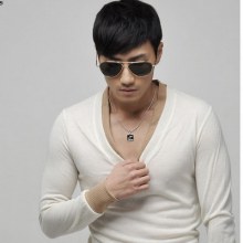 ผู้ชาย กับ แว่นดำ