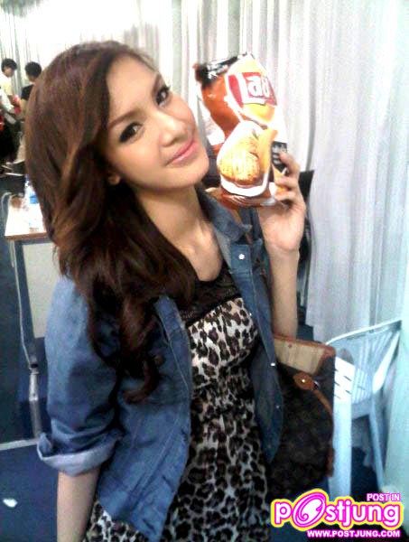 มิค และ แบงค์ มิสทิฟฟานี่ ใครน่าจะได้ประกวด miss international queen