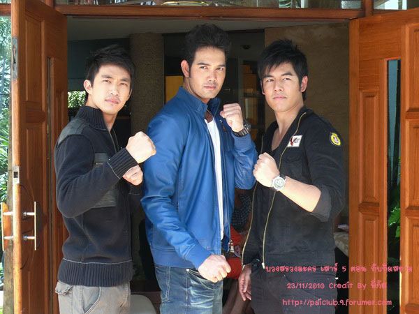 ไผ่ พาทิศ เอก รังสิโรจน์ โน้ต วัชรบูล จากงาน บวงสรวงละคร เสาร์ 5 ภาค 2 ตอน ทับทิมสยาม