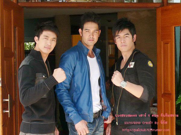 ไผ่ พาทิศ เอก รังสิโรจน์ โน้ต วัชรบูล จากงาน บวงสรวงละคร เสาร์ 5 ภาค 2 ตอน ทับทิมสยาม