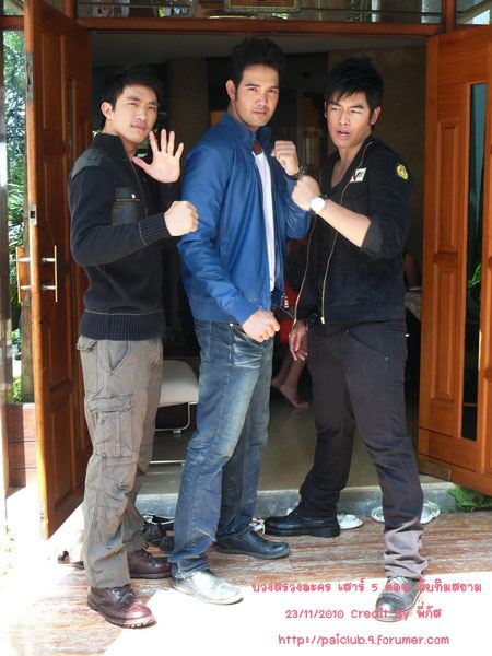 ไผ่ พาทิศ เอก รังสิโรจน์ โน้ต วัชรบูล จากงาน บวงสรวงละคร เสาร์ 5 ภาค 2 ตอน ทับทิมสยาม