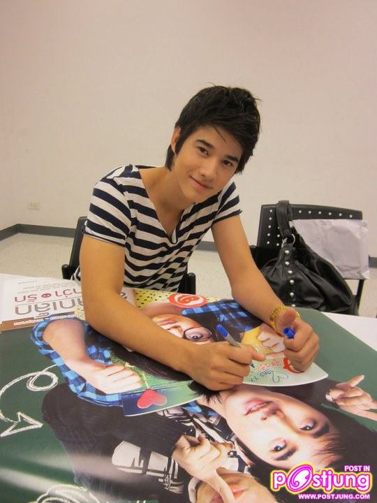 มาริโอ้ แจกลายเซ็นvcd-dvd หนังสิ่งเล็กๆ