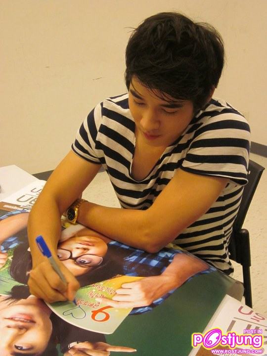 มาริโอ้ แจกลายเซ็นvcd-dvd หนังสิ่งเล็กๆ