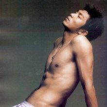 หนุ่มตี๋ โชว์.....