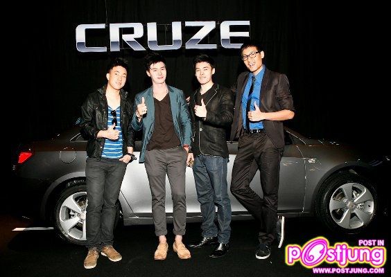อาร์ต สัจจากาจ & ต๊ะ วริษฐ์ งานCruze Launch 23-Nov-2010
