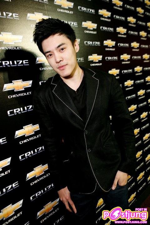 อาร์ต สัจจากาจ & ต๊ะ วริษฐ์ งานCruze Launch 23-Nov-2010
