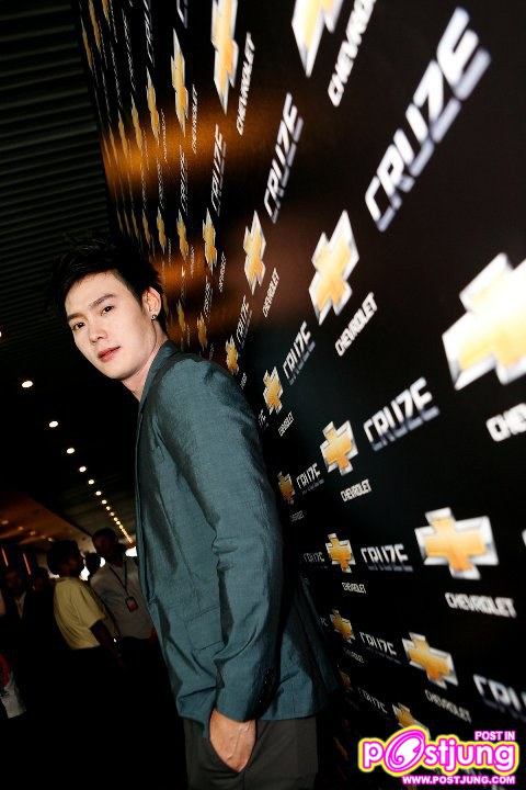 อาร์ต สัจจากาจ & ต๊ะ วริษฐ์ งานCruze Launch 23-Nov-2010