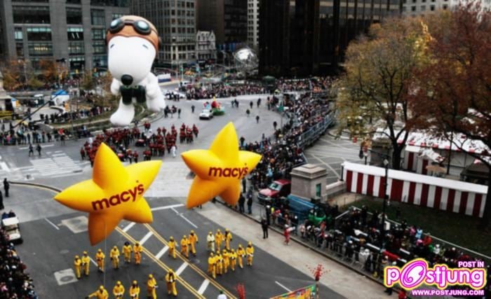 Kylie Minogue Performs at the Macy’s Thanksgiving Parade New York