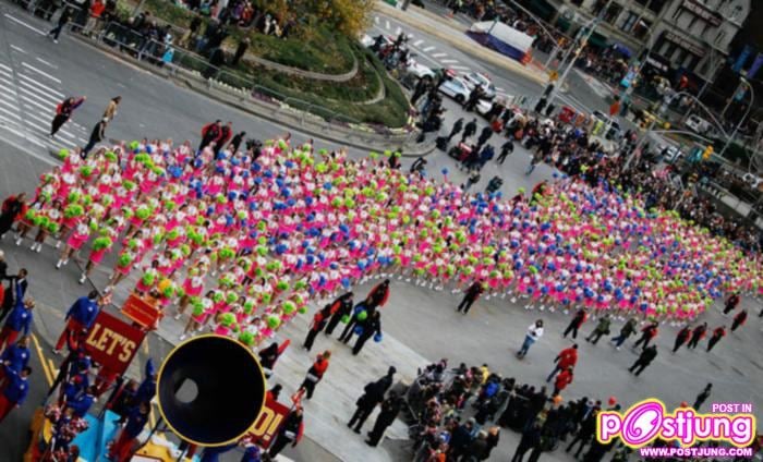 Kylie Minogue Performs at the Macy’s Thanksgiving Parade New York