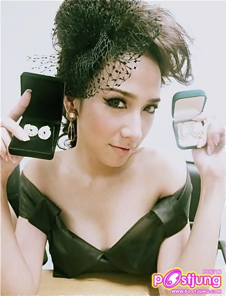 4 สาว ประชันสวย (อั้ม แคท พลอย เจนี่) ในงานเปิดตัว โชว์รูม คาร์แมกซ์