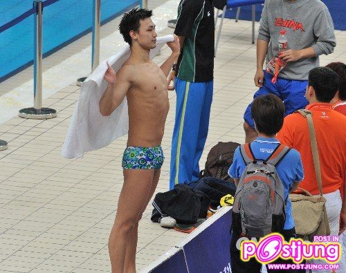 นักว่ายน้ำประเทศจีน หล่อล่ำ