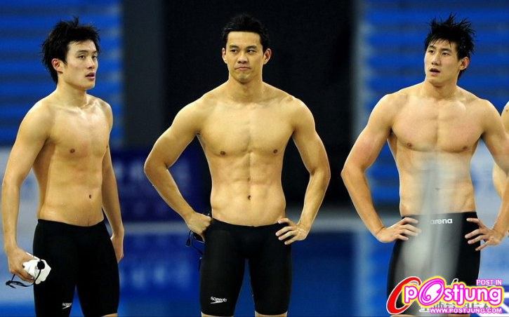 นักว่ายน้ำประเทศจีน หล่อล่ำ