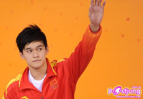 นักว่ายน้ำประเทศจีน หล่อล่ำ