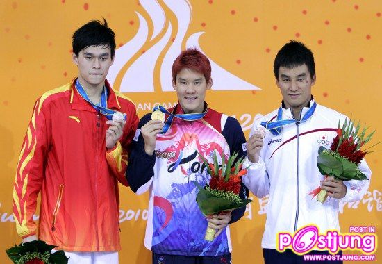 นักว่ายน้ำประเทศจีน หล่อล่ำ