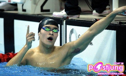 นักว่ายน้ำประเทศจีน หล่อล่ำ